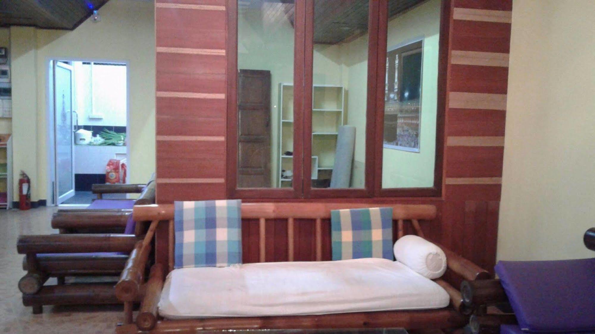 Khaolak Traveller Lodge Khao Lak Exteriör bild
