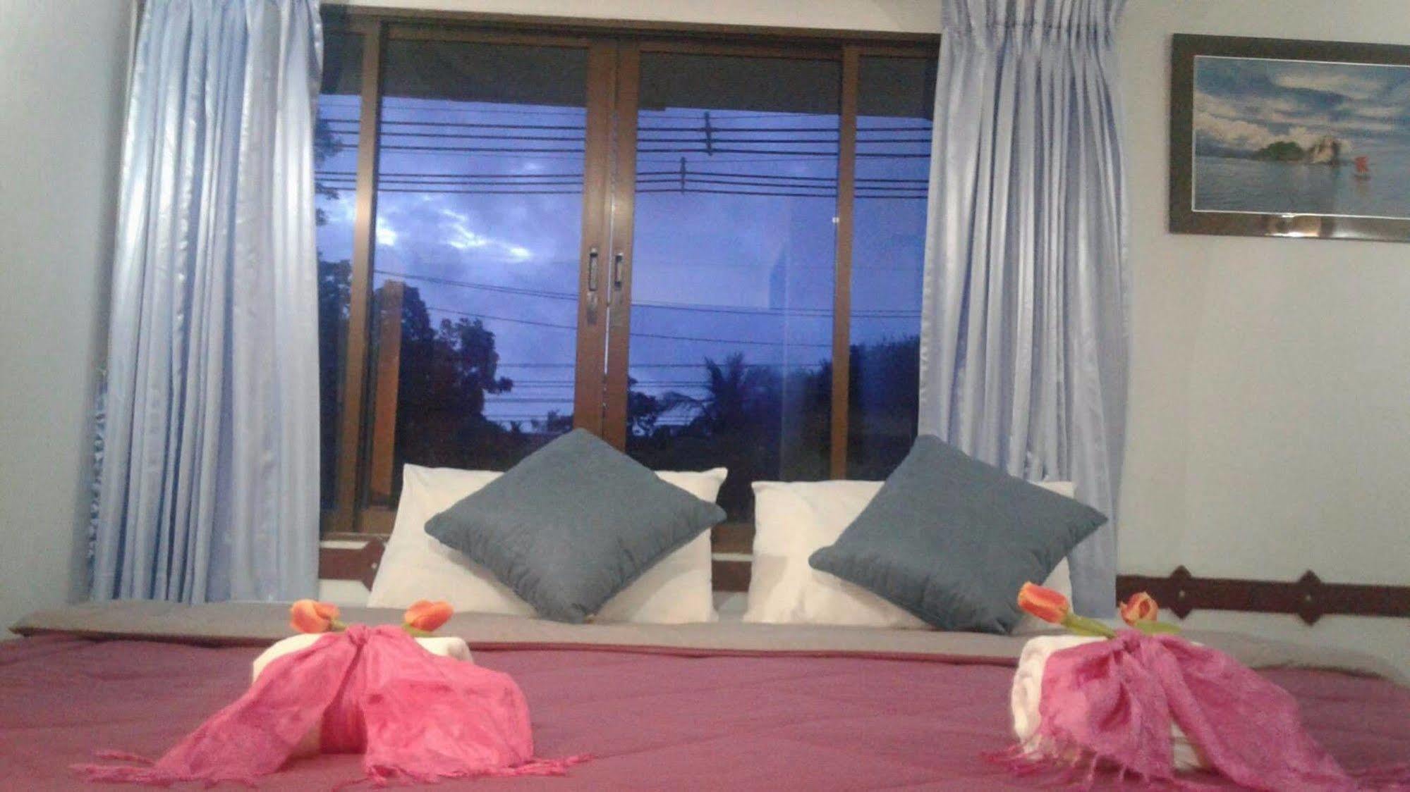 Khaolak Traveller Lodge Khao Lak Exteriör bild