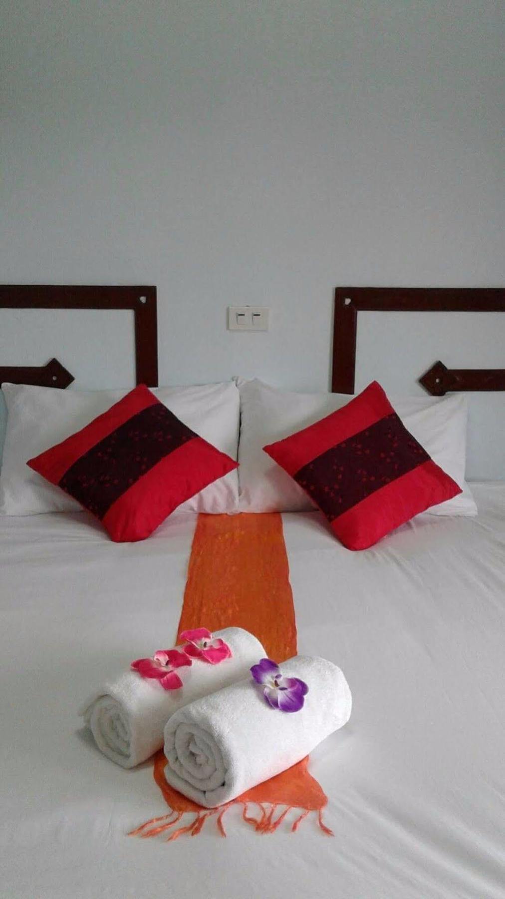 Khaolak Traveller Lodge Khao Lak Exteriör bild