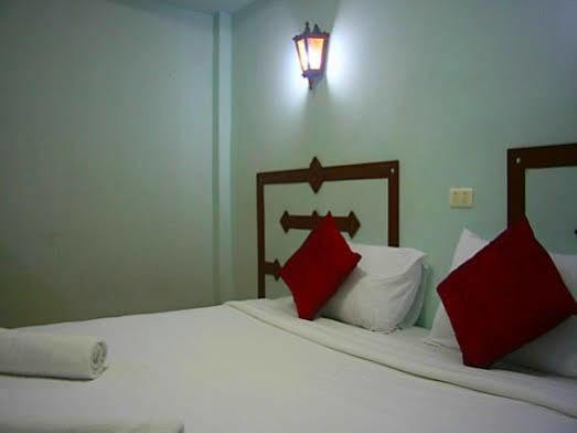 Khaolak Traveller Lodge Khao Lak Exteriör bild